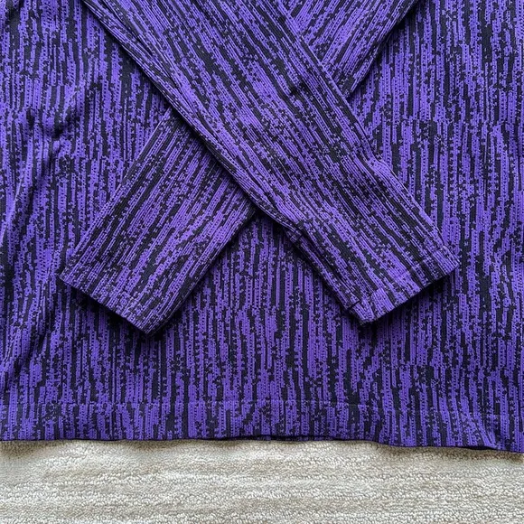 Like New: ATHLETA Flurry Peak Long Sleeve Top Turtleneck Base Layer Purple Small