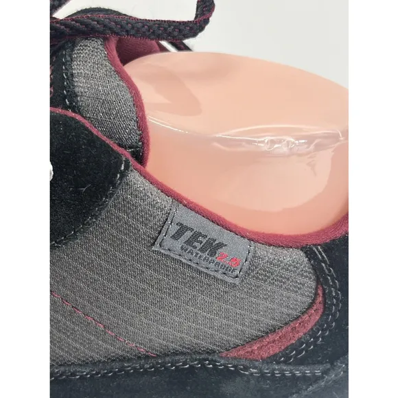L.L. Bean Womens Primaloft Sneaker Shoes Size 9 Wide Waterproof Low Tek 2.5