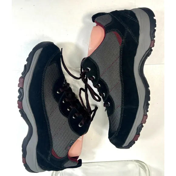 L.L. Bean Womens Primaloft Sneaker Shoes Size 9 Wide Waterproof Low Tek 2.5