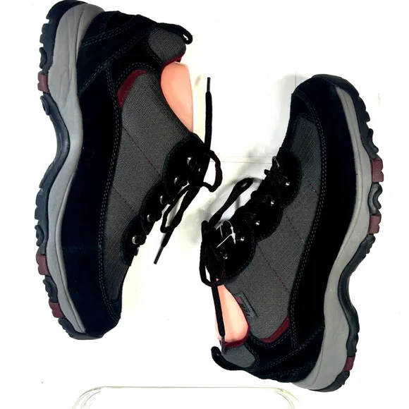 L.L. Bean Womens Primaloft Sneaker Shoes Size 9 Wide Waterproof Low Tek 2.5