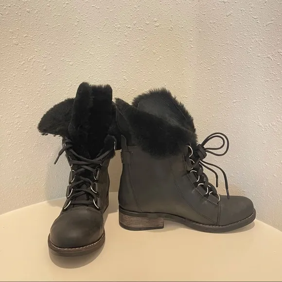 Luxe De Leon Aura LaceUp Fur Antiqued Leather Ankle Boots/Sz:8.5/NWT