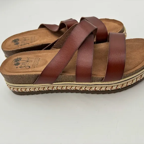M347 New Jelly Pop Lanza brown smooth LeatherSandal.  Size 10.  New in Box.