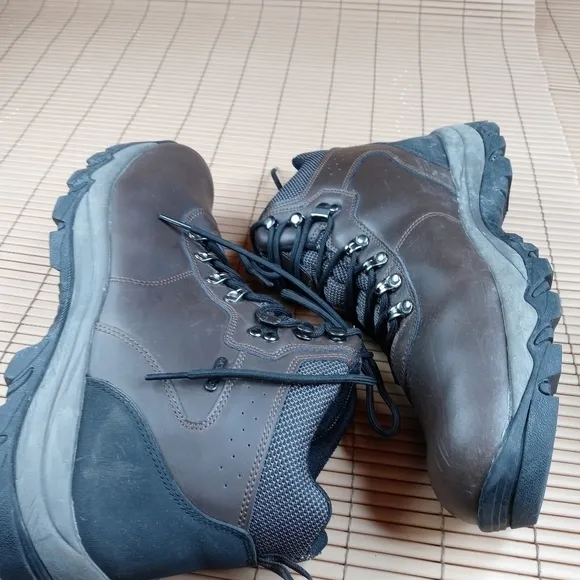 Magellan Outdoors Hiking Waterproof Mens Boots 6” size 13EE 160733 Leather . A4p