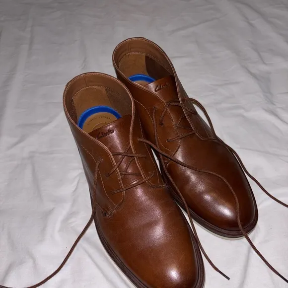 Men’s Clarks Malwood Brown Chukka Boots EUC