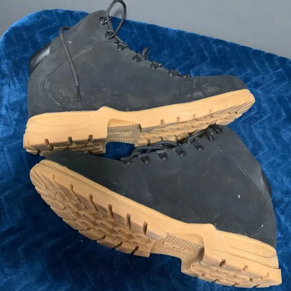 Men's Fila Boots Size 10.5 Black