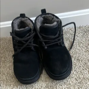 Men’s neumel lace size 7 in very good condition shape