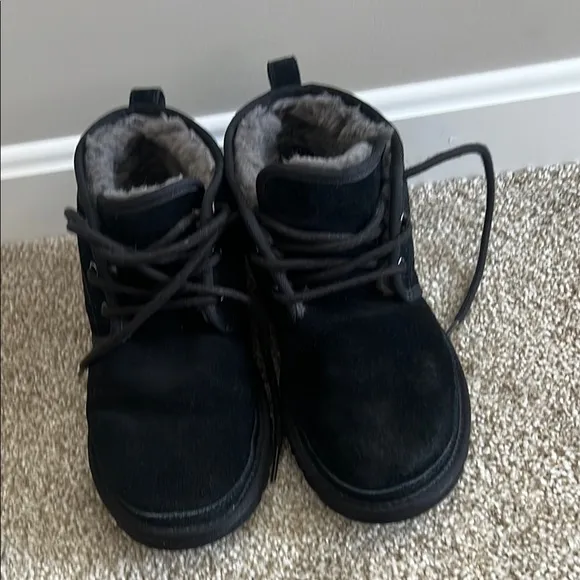 Men’s neumel lace size 7 in very good condition shape
