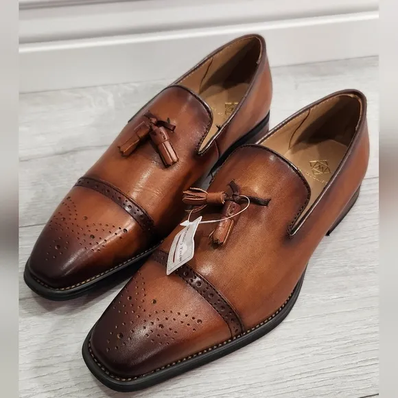 Men's shoes, La Milano, Mens Tracy 11 Tasseled Leather Loafer, Size 10 M.
