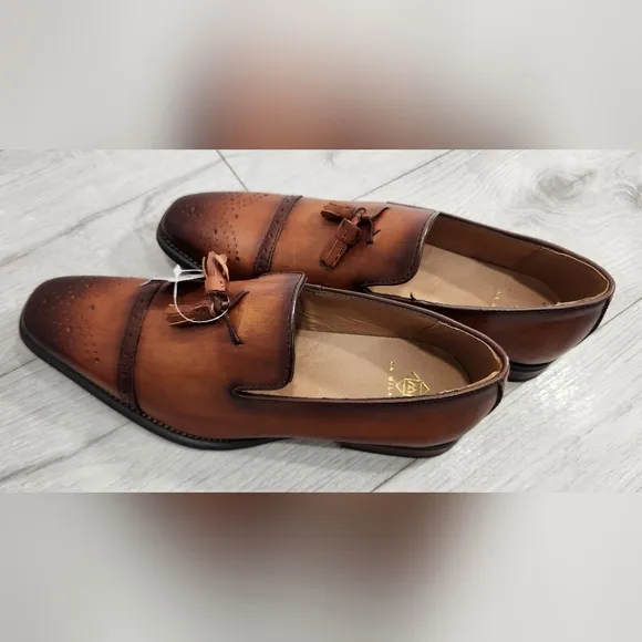 Men's shoes, La Milano, Mens Tracy 11 Tasseled Leather Loafer, Size 10 M.