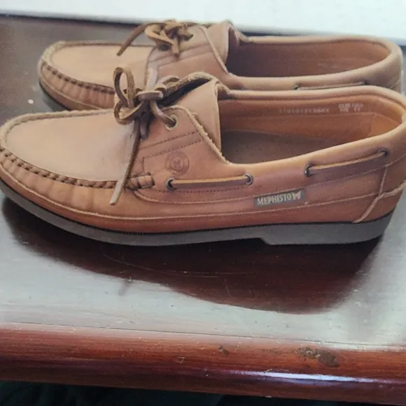 Men's Tan Leather Boat Shoes T