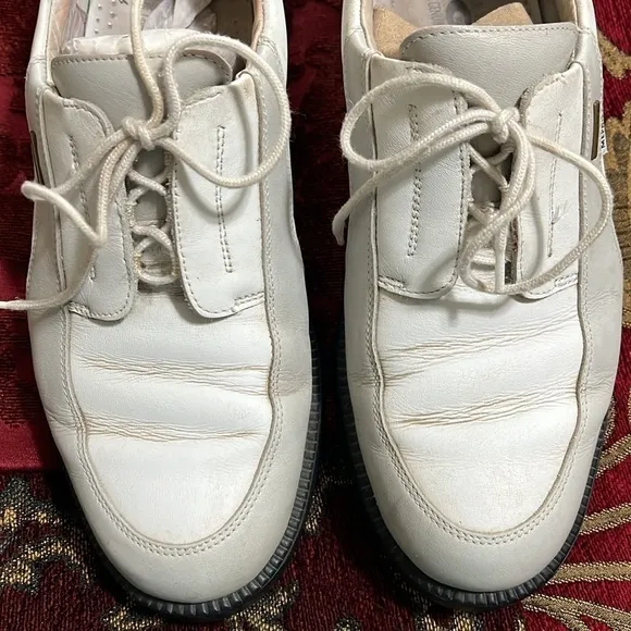 MEPHISTO ladies white leather golf shoes. Size 9. Very good condition.