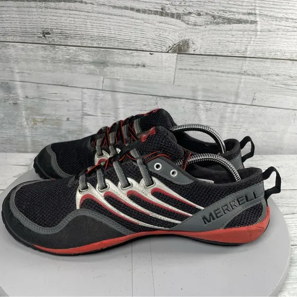 Merrell Barefoot Trail Hiking Glove Black and Red Athletic Shoes Men’s size 8.5
