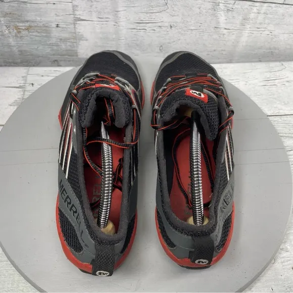 Merrell Barefoot Trail Hiking Glove Black and Red Athletic Shoes Men’s size 8.5