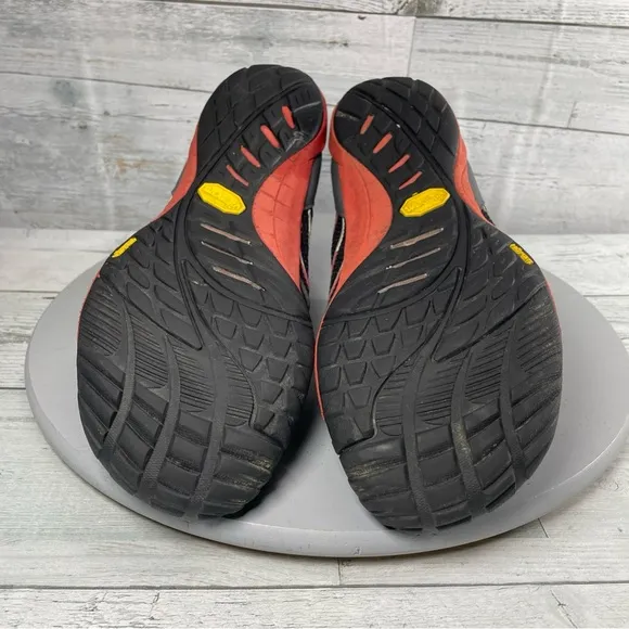 Merrell Barefoot Trail Hiking Glove Black and Red Athletic Shoes Men’s size 8.5