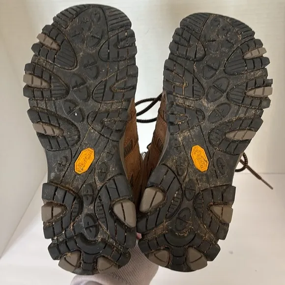 Merrell Men's Moab Mid Waterproof Hiking Boots All Terrain Rugged Outdoors Sz 7