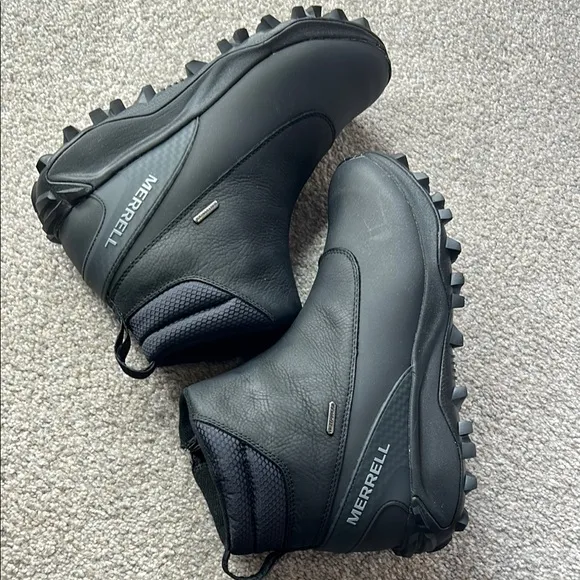 Merrell Men’s Size 9 Black Snowdrift Zip Mid Shell Boots