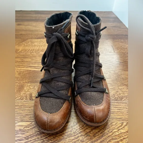 MERRELL Shiloh II Warm Leather Ankle Boots Booties Lace Up Heeled Distressed 8