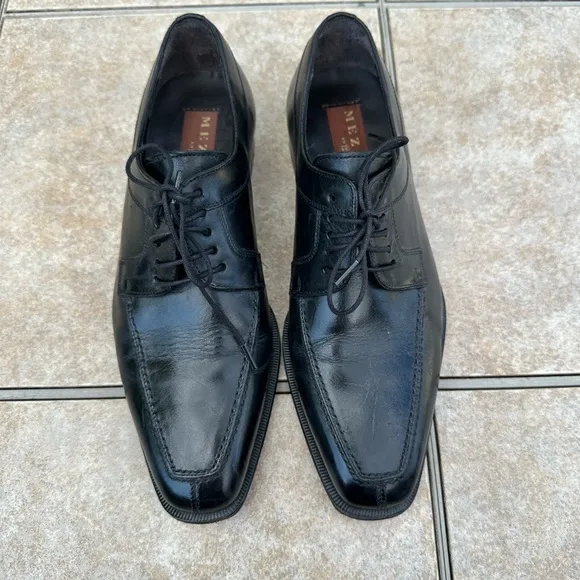 Mezlan black leather shoes