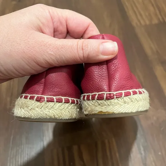 MICHAEL KORS DYLYN ESPADRILLELEATHER BERRY