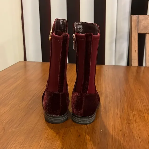Michael Kors Emma Lily velour Boots new plum Girls Toddlers Size 5