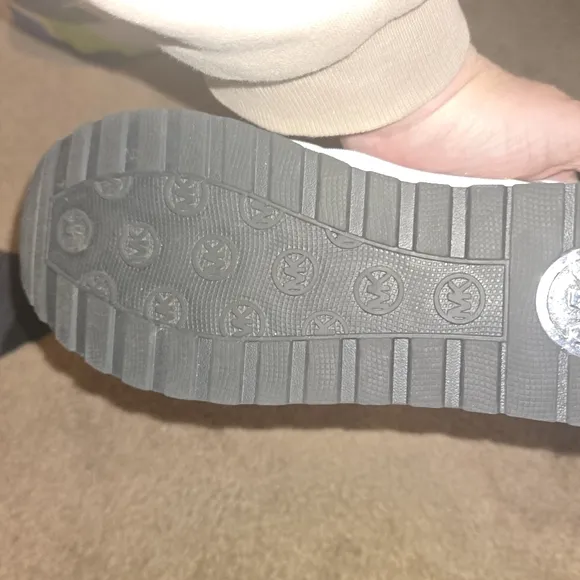Michael kors size 10 5 never seen these sense g I'm
