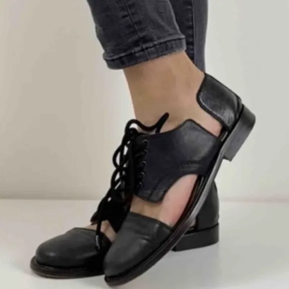 Minimarket Cut-Out Oxfords