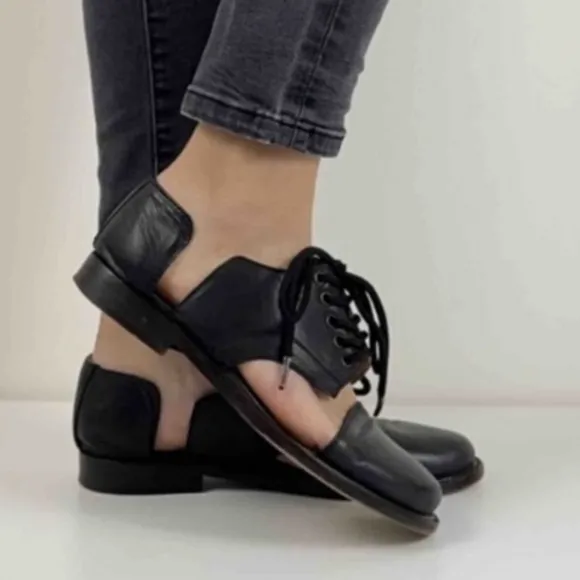 Minimarket Cut-Out Oxfords