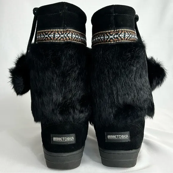 Minnetonka Moccasin Black Suede and Rabbit Fur Women’s Boots Size 8