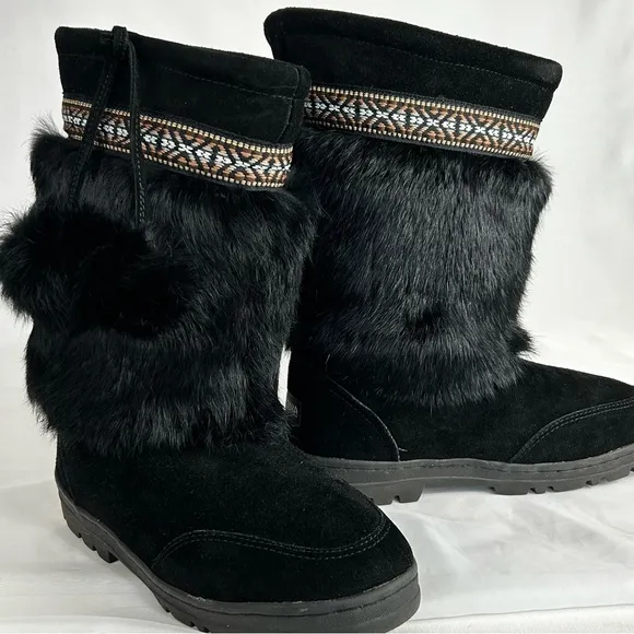 Minnetonka Moccasin Black Suede and Rabbit Fur Women’s Boots Size 8