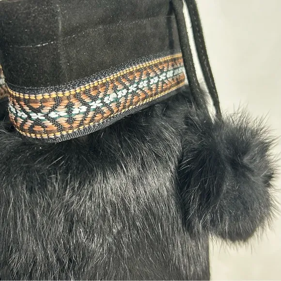Minnetonka Moccasin Black Suede and Rabbit Fur Women’s Boots Size 8