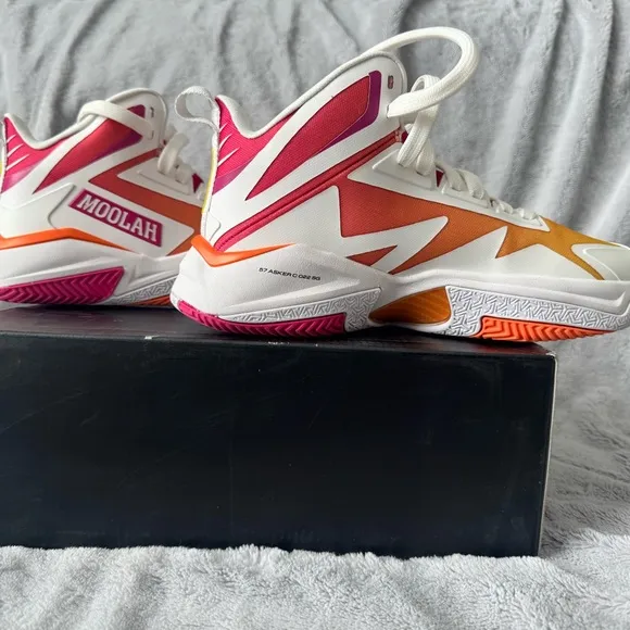 Moolah Triple Double Basketball Shoes Size 8