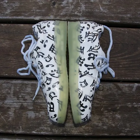 Musical Notes LED Light-Up Shoes - Youth Size 3/4