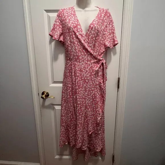 Naggoo NWT  flarge pink and white floral v neck ruffle short sleeve wrap dress