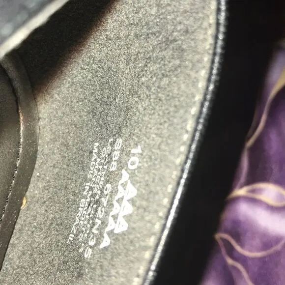 Naturalizer brand  preloved pre owned good condition black heeled dress shoes