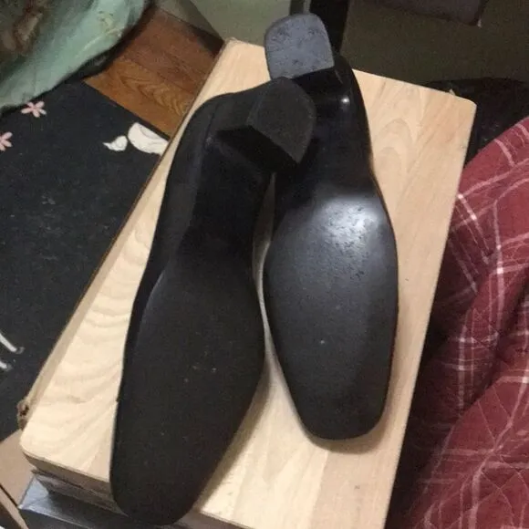 Naturalizer brand  preloved pre owned good condition black heeled dress shoes