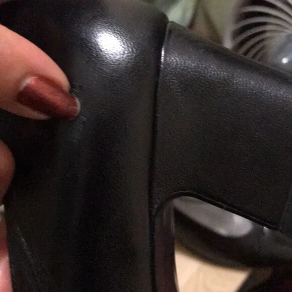 Naturalizer brand  preloved pre owned good condition black heeled dress shoes