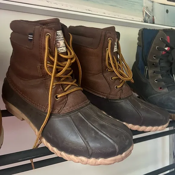 Nautica Men's Channing Duck Boots are designed to handle any weather condition