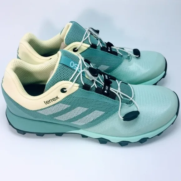 NEW Adidas Terrex Trailmaker Outdoor Women's  Running Shoes Size 7.5 Aqua Mint