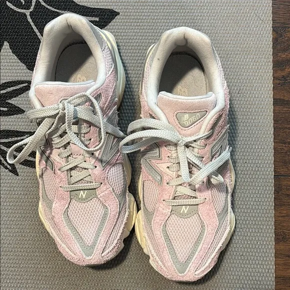 New balance 9060 pink and cream