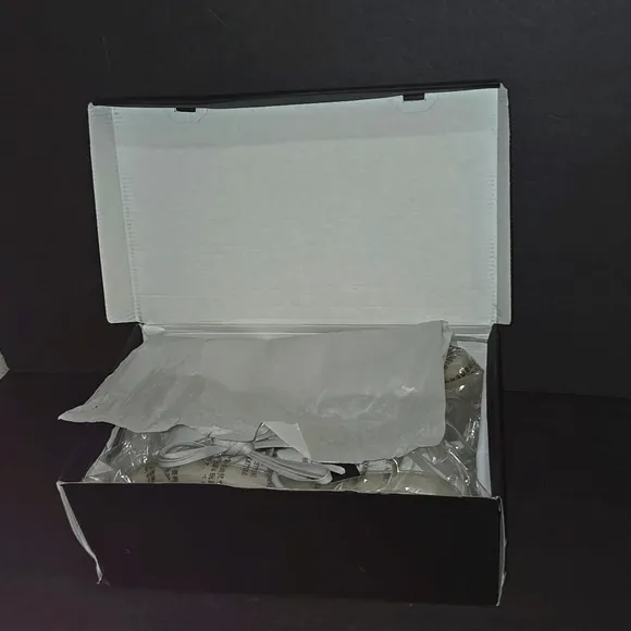NEW BANANA REPUBLIC RICHERD MID TOP LEATHER LIGHT GREY SZ 11.5 SHOES IN BOX