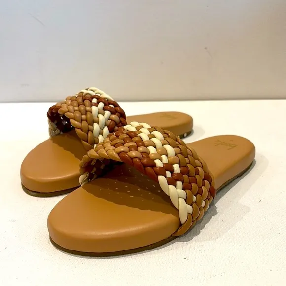New BEEK Leather Baza Woven Sandals in Beach