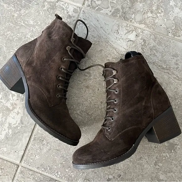 NEW Clarks Thornby Lace Dark Brown Suede Boots, Size UK 8D, US 10.5 Retail £120