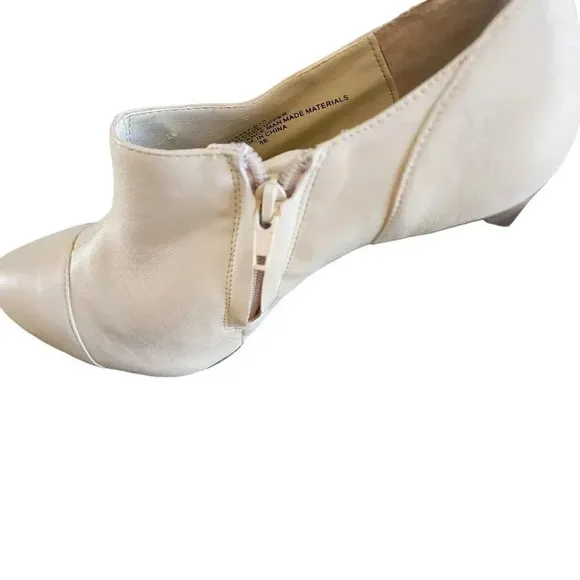 New Colin Stuart Heel Shoes Women's 8B White Genuine Leather Pointed Toe Ankle