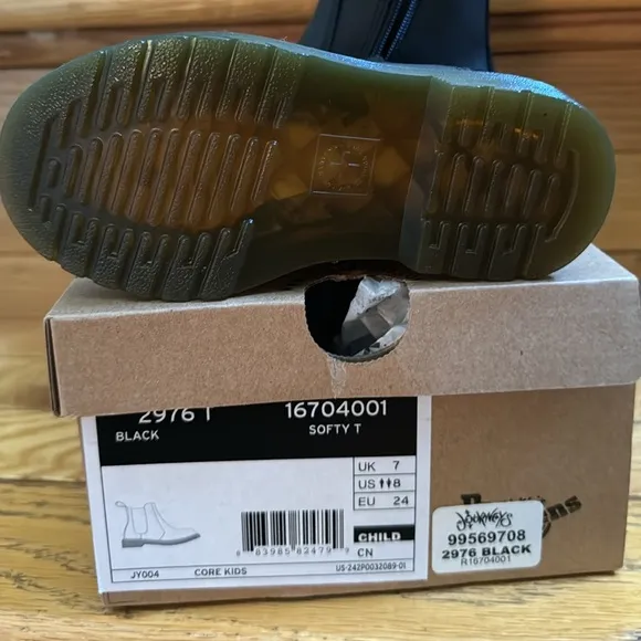 NEW Dr. MARTENS Infant Toddler Softy T Leather Chelsea Boots Size 8 Boys/Girls