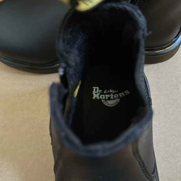 NEW Dr. MARTENS Infant Toddler Softy T Leather Chelsea Boots Size 8 Boys/Girls