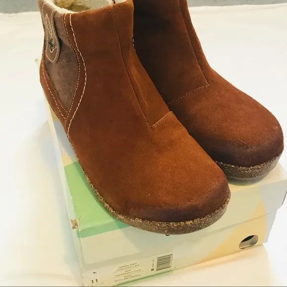 NEW Earth Origins Ankle Boots