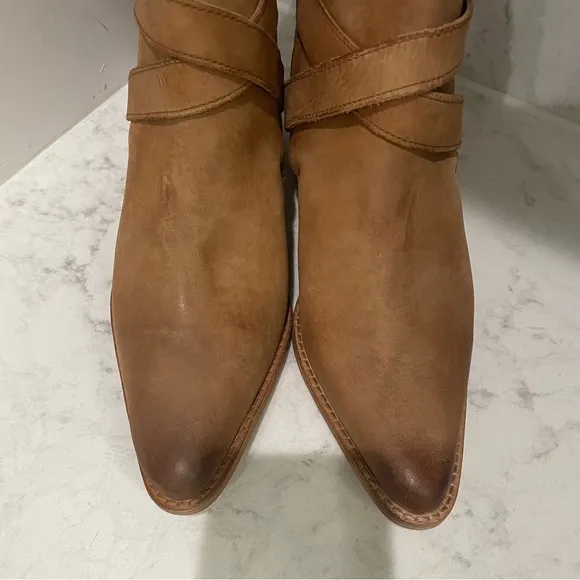 New! Free People Back Loop HeeledAnkle Boot Leather Pointed Toe Bootie‎ Sz 8