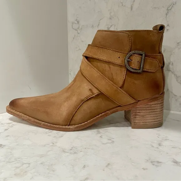 New! Free People Back Loop HeeledAnkle Boot Leather Pointed Toe Bootie‎ Sz 8
