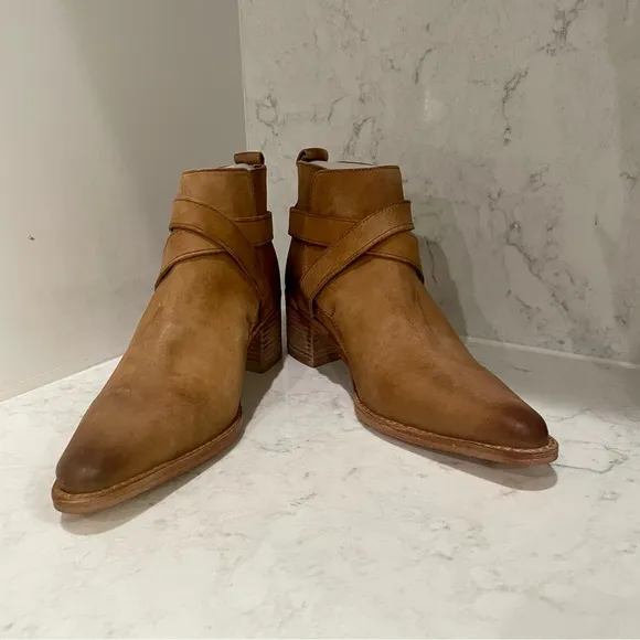 New! Free People Back Loop HeeledAnkle Boot Leather Pointed Toe Bootie‎ Sz 8