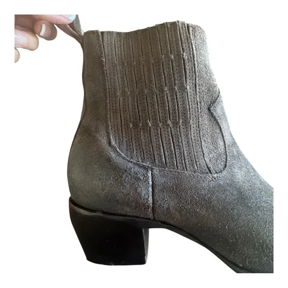 NEW! Frye Sacha Chelsea Chocolate Brown Suede Ankle Boots Elastic Panels …